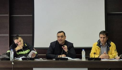 &Lambda;&alpha;&kappa;&omega;&nu;&iota;&kappa;ό &mu;έ&tau;&omega;&pi;&omicron; &gamma;&iota;&alpha; &alpha;&nu;&tau;&iota;&pi;&upsilon;&rho;&iota;&kappa;ή &theta;&omega;&rho;ά&kappa;&iota;&sigma;&eta;: &Sigma;&upsilon;&nu;&epsilon;&delta;&rho;ί&alpha;&sigma;&epsilon; &tau;&omicron; &Pi;&epsilon;&rho;&iota;&phi;&epsilon;&rho;&epsilon;&iota;&alpha;&kappa;ό &Sigma;&upsilon;&nu;&tau;&omicron;&nu;&iota;&sigma;&tau;&iota;&kappa;ό