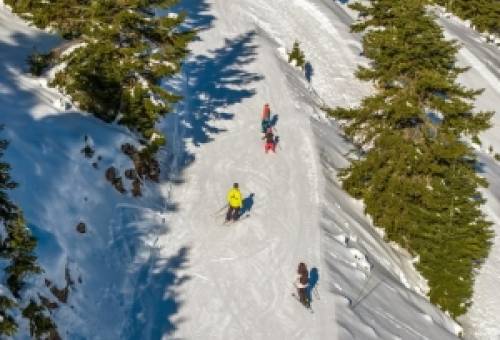 Το Μαίναλο ξαναζωντανεύει με χιόνι και πίστες έτοιμες για δράση