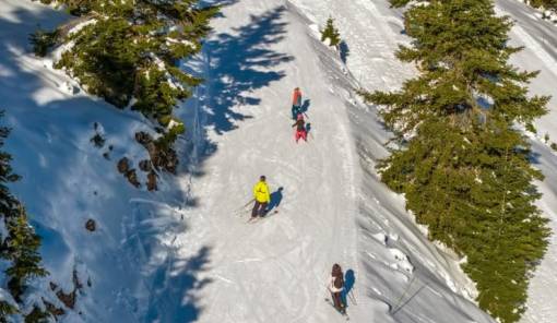&Tau;&omicron; &Mu;&alpha;ί&nu;&alpha;&lambda;&omicron; &xi;&alpha;&nu;&alpha;&zeta;&omega;&nu;&tau;&alpha;&nu;&epsilon;ύ&epsilon;&iota; &mu;&epsilon; &chi;&iota;ό&nu;&iota; &kappa;&alpha;&iota; &pi;ί&sigma;&tau;&epsilon;&sigmaf; έ&tau;&omicron;&iota;&mu;&epsilon;&sigmaf; &gamma;&iota;&alpha; &delta;&rho;ά&sigma;&eta;