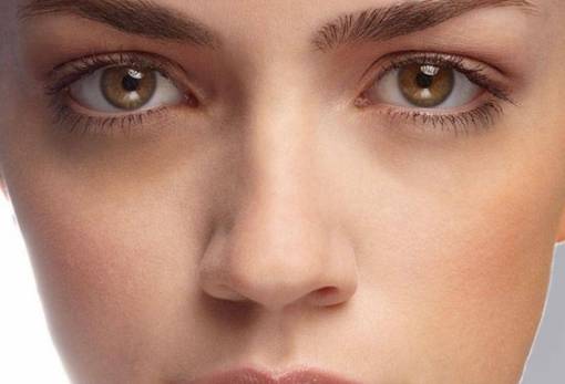 Πως θα μειώσεις την εμφάνιση των μαύρων κύκλων με 5 μόνο tips