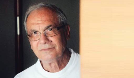 &Lambda;&alpha;&mu;&pi;&rho;ό &pi;&alpha;&rho;ά&delta;&epsilon;&iota;&gamma;&mu;&alpha; &sigma;&upsilon;&lambda;&lambda;έ&kappa;&tau;&eta; &omicron; &Gamma;&iota;ώ&rho;&gamma;&omicron;&sigmaf; &Gamma;ά&beta;&beta;&alpha;&rho;&eta;&sigmaf;