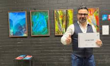 Ο Λάκωνας φωτογράφος Ηλίας Τσιγκούνης διαπρέπει στο Λονδίνο