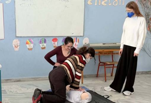 Πολίτες έτοιμοι να σώσουν ζωές: Επιτυχημένο σεμινάριο BLS στη Νεάπολη