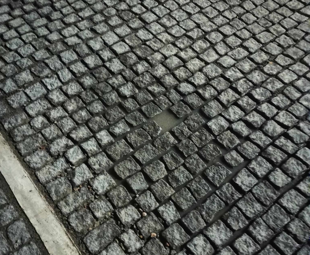 Τους παρέσυρε (τους κυβόλιθους) το «ρέμα», δεν είναι ψέμα…