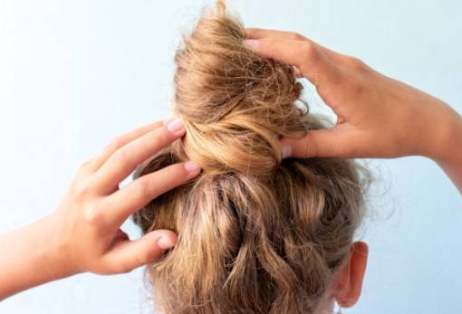 Τips για να μην ξυπνάς με μπερδεμένα μαλλιά