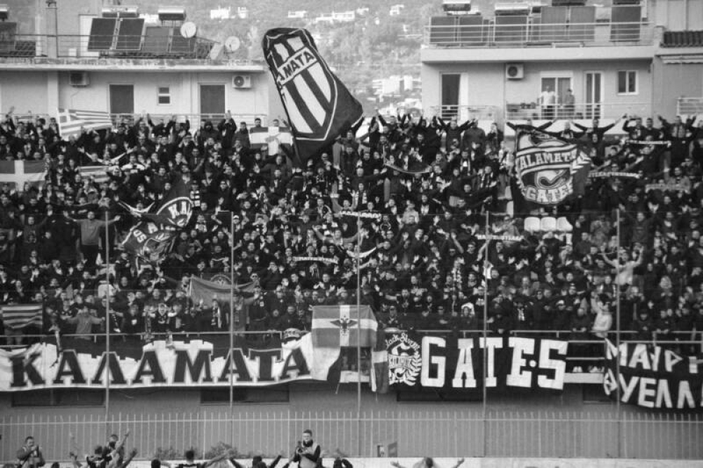 &Pi;&epsilon;&lambda;&omicron;&pi;ό&nu;&nu;&eta;&sigma;&omicron;&sigmaf; &kappa;&alpha;&iota; &Alpha;&rsquo; &Epsilon;&theta;&nu;&iota;&kappa;ή: &Mu;&iota;&alpha; &iota;&sigma;&tau;&omicron;&rho;ί&alpha; &pi;&omicron;&upsilon; &sigma;&upsilon;&nu;&epsilon;&chi;ί&zeta;&epsilon;&tau;&alpha;&iota;