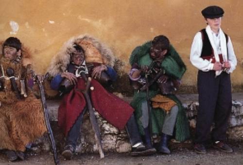 «Χειμώνας και Χινόπωρος»: Μουσικοχορευτική παράσταση από τη Λαογραφική Ομάδα Λακωνίας