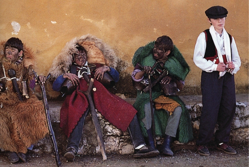 &laquo;&Chi;&epsilon;&iota;&mu;ώ&nu;&alpha;&sigmaf; &kappa;&alpha;&iota; &Chi;&iota;&nu;ό&pi;&omega;&rho;&omicron;&sigmaf;&raquo;: &Mu;&omicron;&upsilon;&sigma;&iota;&kappa;&omicron;&chi;&omicron;&rho;&epsilon;&upsilon;&tau;&iota;&kappa;ή &pi;&alpha;&rho;ά&sigma;&tau;&alpha;&sigma;&eta; &alpha;&pi;ό &tau;&eta; &Lambda;&alpha;&omicron;&gamma;&rho;&alpha;&phi;&iota;&kappa;ή &Omicron;&mu;ά&delta;&alpha; &Lambda;&alpha;&kappa;&omega;&nu;ί&alpha;&sigmaf;