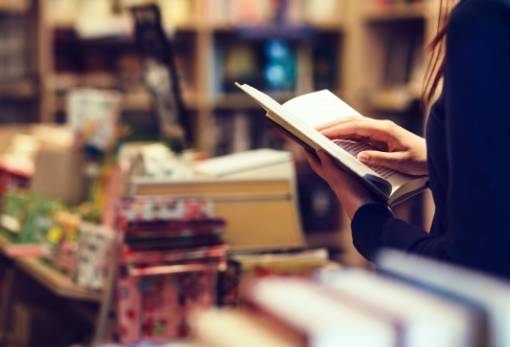 «Παράθυρα» στον νόμο για την Ενιαία Τιμή Βιβλίου καταγγέλλει η Ν. Γρηγοράκου