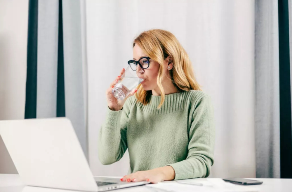 &Tau;&alpha; &pi;&epsilon;&rho;ί&epsilon;&rho;&gamma;&alpha; &sigma;&eta;&mu;ά&delta;&iota;&alpha; &pi;&omicron;&upsilon; &delta;&epsilon;ί&chi;&nu;&omicron;&upsilon;&nu; ό&tau;&iota; &pi;&rho;έ&pi;&epsilon;&iota; &nu;&alpha; &pi;ί&nu;&epsilon;&iota;&sigmaf; &pi;&epsilon;&rho;&iota;&sigma;&sigma;ό&tau;&epsilon;&rho;&omicron; &nu;&epsilon;&rho;ό