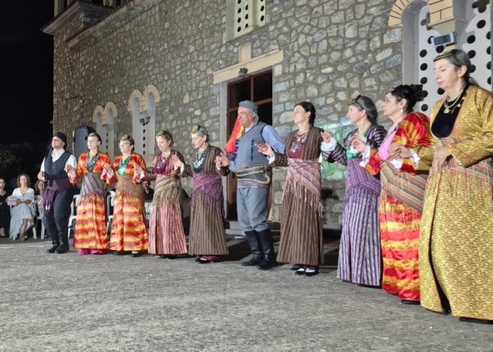 &Mu;&epsilon; &pi;&alpha;&rho;ά&delta;&omicron;&sigma;&eta; &kappa;&alpha;&iota; &laquo;&mu;&omicron;&upsilon;&chi;&alpha;&mu;&pi;έ&tau;&iota;&raquo; &tau;ί&mu;&eta;&sigma;&alpha;&nu; &tau;&omicron;&nu; &Pi;ό&nu;&tau;&omicron; &sigma;&tau;&omicron; &Kappa;&alpha;&sigma;&tau;&rho;ί &Kappa;&alpha;&sigma;&tau;&omicron;&rho;&epsilon;ί&omicron;&upsilon;