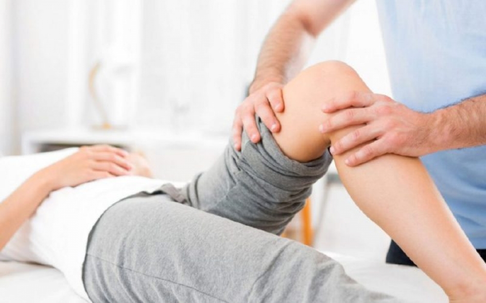 &laquo;&Eta; &Phi;&upsilon;&sigma;&iota;&kappa;&omicron;&theta;&epsilon;&rho;&alpha;&pi;&epsilon;ί&alpha; &sigma;&tau;&omicron; &sigma;ύ&gamma;&chi;&rho;&omicron;&nu;&omicron; &epsilon;&pi;&iota;&sigma;&tau;&eta;&mu;&omicron;&nu;&iota;&kappa;ό &kappa;ό&sigma;&mu;&omicron;&raquo;