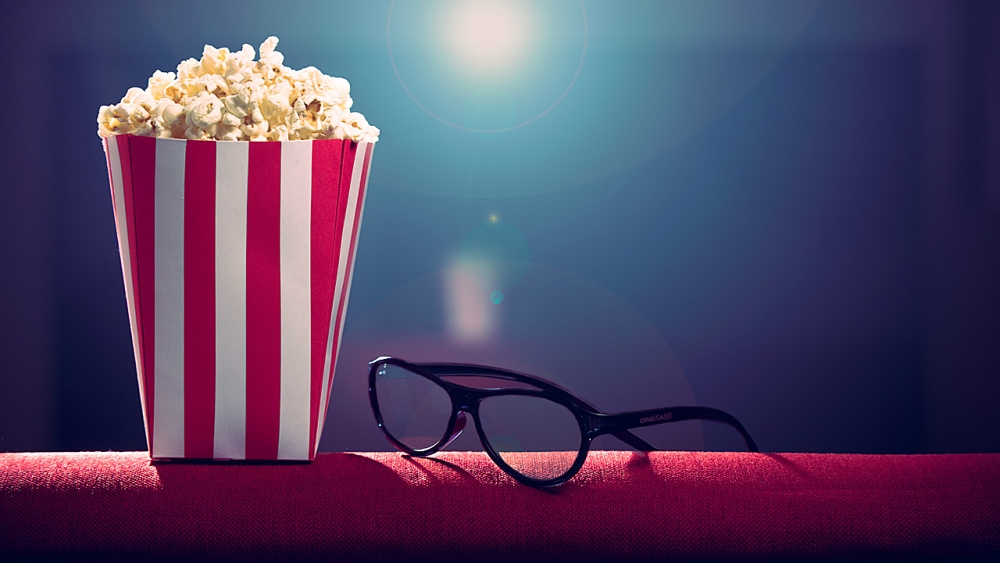 &Mu;&epsilon; 4 &pi;&rho;&omicron;&beta;&omicron;&lambda;έ&sigmaf; &eta; &gamma;&iota;&omicron;&rho;&tau;ή &tau;&omicron;&upsilon; &sigma;&iota;&nu;&epsilon;&mu;ά &sigma;&tau;&eta; &Sigma;&pi;ά&rho;&tau;&eta;