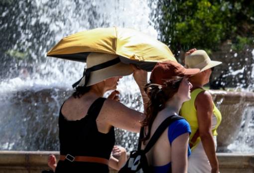 Γερμανικός Τύπος: «Η Ελλάδα υποφέρει από την ξηρασία, και οι τουρίστες κάνουν τα πράγματα χειρότερα»