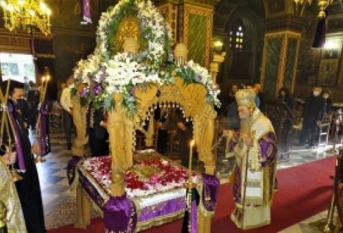 Ο «Επιτάφιος Θρήνος» στον Μητροπολιτικό Ναό Ευαγγελιστρίας