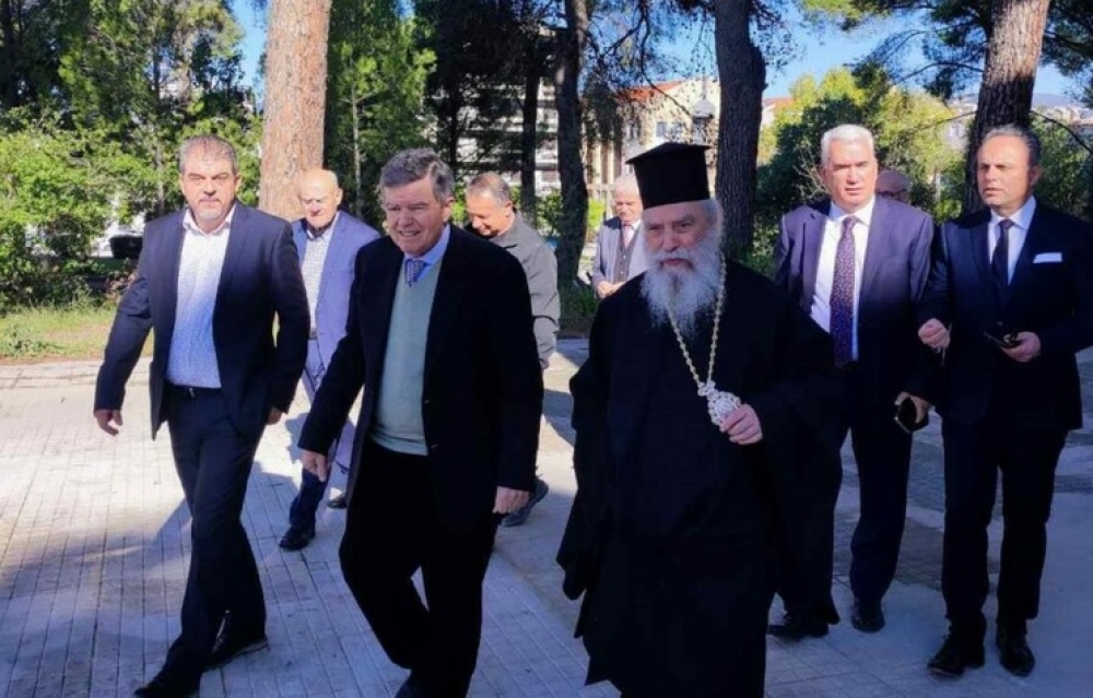 &Mu;&epsilon; &delta;&omega;&rho;&epsilon;ά &tau;&omicron;&upsilon; &epsilon;&upsilon;&epsilon;&rho;&gamma;έ&tau;&eta; &Mu;&alpha;&rho;&tau;ί&nu;&omicron;&upsilon; &eta; &alpha;&nu;&alpha;&kappa;&alpha;ί&nu;&iota;&sigma;&eta; &tau;&omicron;&upsilon; &Mu;&eta;&tau;&rho;&omicron;&pi;&omicron;&lambda;&iota;&tau;&iota;&kappa;&omicron;ύ &Nu;&alpha;&omicron;ύ &Sigma;&pi;ά&rho;&tau;&eta;&sigmaf;