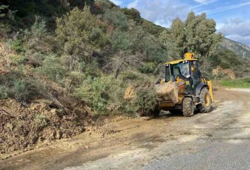 Αποκαταστάθηκε το οδικό δίκτυο στη Φάριδα, αλλά έχει δρόμο η πλήρης ομαλοποίηση