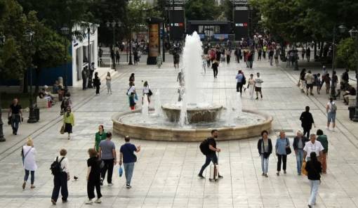 Eurostat: A&pi;&omicron;&kappa;&lambda;&iota;&mu;ά&kappa;&omega;&sigma;&eta; &tau;&omicron;&upsilon; &pi;&lambda;&eta;&theta;&omega;&rho;&iota;&sigma;&mu;&omicron;ύ &sigma;&tau;&eta;&nu; &Epsilon;&lambda;&lambda;ά&delta;&alpha;
