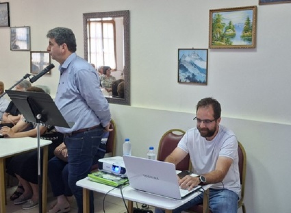 &Sigma;&epsilon; Ά&gamma;&iota;&omicron; &Delta;&eta;&mu;ή&tau;&rho;&iota;&omicron; &kappa;&alpha;&iota; &Gamma;&epsilon;&rho;ά&kappa;&iota; &omicron;&iota; &epsilon;&nu;&eta;&mu;&epsilon;&rho;&omega;&tau;&iota;&kappa;έ&sigmaf; &delta;&rho;ά&sigma;&epsilon;&iota;&sigmaf; &gamma;&iota;&alpha; &tau;&iota;&sigmaf; &alpha;&pi;ά&tau;&epsilon;&sigmaf;