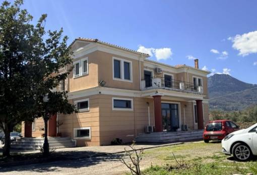 Διάρρηξη στις Οικονομικές Υπηρεσίες Δ. Σπάρτης με ερωτήματα για τα χρήματα και την ασφάλεια