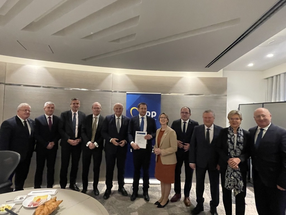 &Sigma;&upsilon;&mu;&phi;&omega;&nu;ί&alpha; &sigma;&tau;&omicron; &Epsilon;&Lambda;&Kappa; &gamma;&iota;&alpha; &mu;&iota;&alpha; &iota;&sigma;&chi;&upsilon;&rho;ή &Kappa;&Alpha;&Pi; &mu;&epsilon;&tau;ά &tau;&omicron; 2027