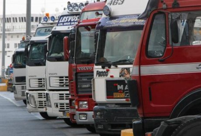  &Sigma;&pi;&epsilon;ί&rho;&alpha; &laquo;&rho;&eta;&mu;ά&zeta;&epsilon;&iota;&raquo; &tau;&alpha; &phi;&omicron;&rho;&tau;&eta;&gamma;ά &sigma;&tau;&eta; &Lambda;&alpha;&kappa;&omega;&nu;ί&alpha;