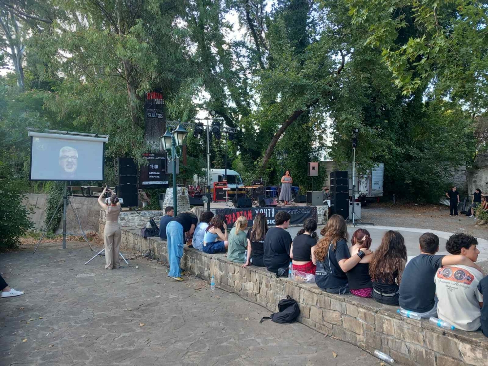 &Tau;&omicron; Spartan Youth Festival &alpha;&nu;&alpha;&delta;&epsilon;ί&chi;&theta;&eta;&kappa;&epsilon; &sigma;&epsilon; &delta;&upsilon;&nu;&alpha;&mu;&iota;&kappa;ό &theta;&epsilon;&sigma;&mu;ό &nu;&epsilon;&alpha;&nu;&iota;&kappa;ή&sigmaf; &delta;&eta;&mu;&iota;&omicron;&upsilon;&rho;&gamma;ί&alpha;&sigmaf; &kappa;&alpha;&iota; &delta;&rho;ά&sigma;&eta;&sigmaf;