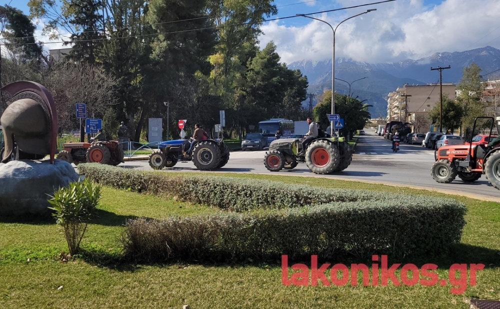 &Sigma;&upsilon;&sigma;&kappa;έ&pi;&tau;&omicron;&nu;&tau;&alpha;&iota; &omicron;&iota; &alpha;&gamma;&rho;&omicron;&tau;&omicron;&kappa;&tau;&eta;&nu;&omicron;&tau;&rho;ό&phi;&omicron;&iota; &tau;&eta;&sigmaf; &Sigma;&pi;ά&rho;&tau;&eta;&sigmaf; &mu;&epsilon; &laquo;&phi;ό&nu;&tau;&omicron;&raquo; &tau;&alpha; &mu;&pi;&lambda;ό&kappa;&alpha;