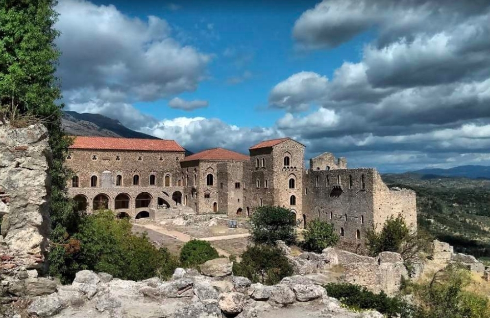 &Alpha;&nu;&alpha;&gamma;&epsilon;&nu;&nu;ή&theta;&eta;&kappa;&epsilon; &tau;&omicron; &Pi;&alpha;&lambda;ά&tau;&iota; &tau;&omega;&nu; &Delta;&epsilon;&sigma;&pi;&omicron;&tau;ώ&nu;