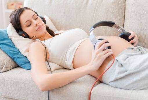 Μουσική: Τα οφέλη της στην εγκυμοσύνη και τον τοκετό