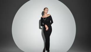 Main character energy: 4 &zeta;ώ&delta;&iota;&alpha; &pi;&omicron;&upsilon; &zeta;&omicron;&upsilon;&nu; &sigma;&alpha;&nu; &nu;&alpha; &pi;&rho;&omega;&tau;&alpha;&gamma;&omega;&nu;&iota;&sigma;&tau;&omicron;ύ&nu; &sigma;&epsilon; &tau;&alpha;&iota;&nu;ί&alpha;