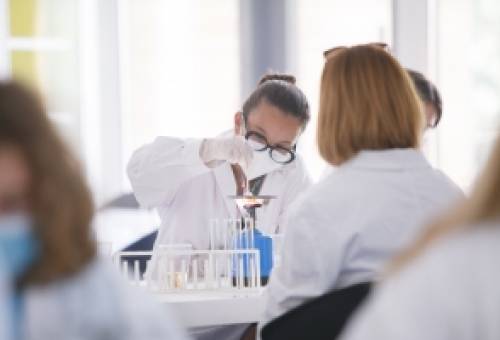 Εξετάσεις για το Κολλέγιο Ανατόλια φιλοξενούνται στη Βαμβακού