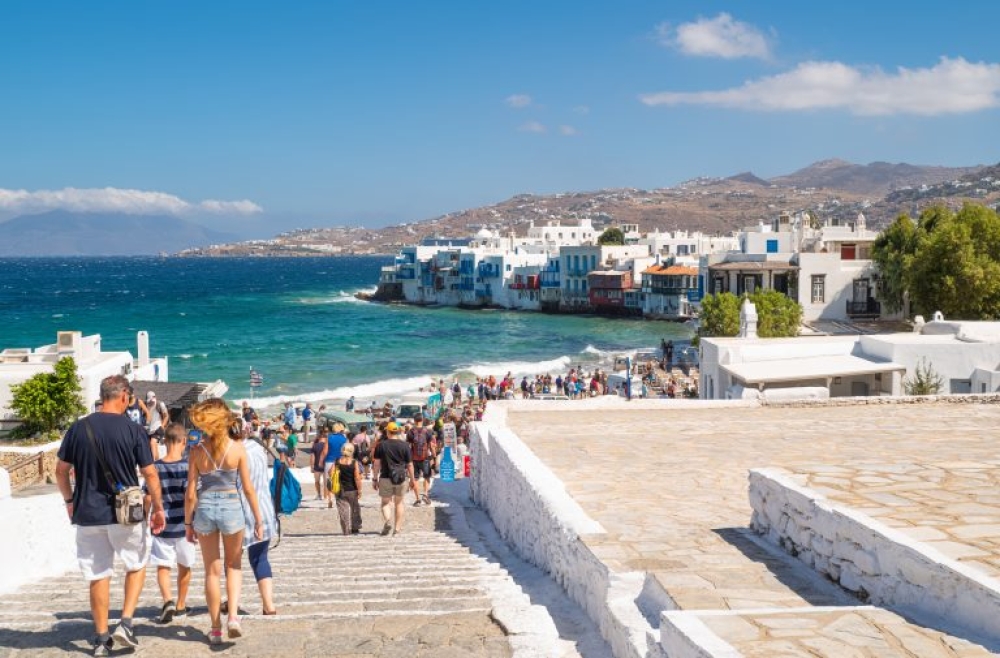 &Tau;&omicron;&upsilon;&rho;&iota;&sigma;&mu;ό&sigmaf;: &Pi;ά&nu;&omega; &alpha;&pi;ό 4 &epsilon;&kappa;&alpha;&tau;, &epsilon;&pi;&iota;&sigma;&kappa;έ&phi;&theta;&eta;&kappa;&alpha;&nu; &tau;&eta; &chi;ώ&rho;&alpha; &mu;&alpha;&sigmaf; &sigma;&tau;&omicron; &tau;&epsilon;&tau;&rho;ά&mu;&eta;&nu;&omicron; &Iota;&alpha;&nu;&omicron;&upsilon;&alpha;&rho;ί&omicron;&upsilon; - &Alpha;&pi;&rho;&iota;&lambda;ί&omicron;&upsilon;