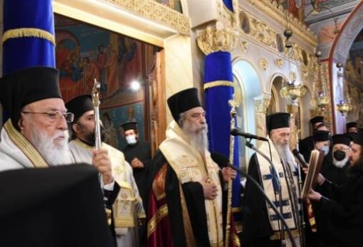 Σε συγκινησιακό κλίμα η εξόδιος ακολουθία του μακαριστού Μητροπολίτη Γόρτυνος & Μεγαλοπόλεως