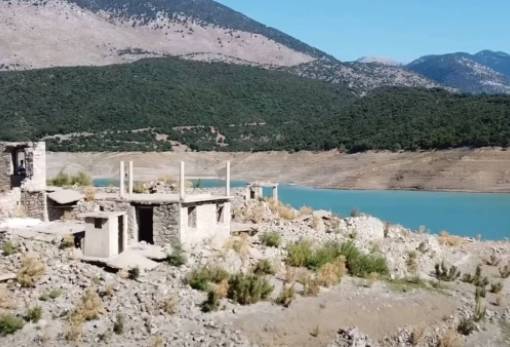 Λειψυδρία: «Χάθηκε» η μισή Λίμνη Μόρνου σε λιγότερο από 4 χρόνια