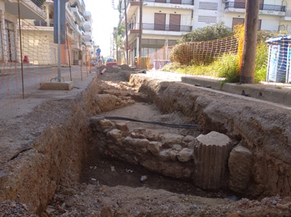 Επικίνδυνο εργοτάξιο παραμένει η οδός Κύπρου (ΦΩΤΟ)