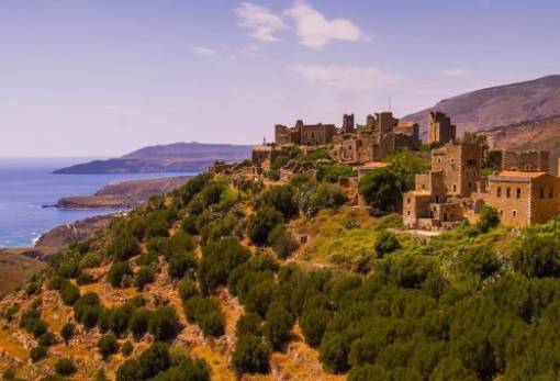 «Κλέβει» τουριστικές καρδιές η Πελοπόννησος