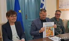 &laquo;&Mu;&alpha;&theta;&eta;&tau;&iota;&kappa;ά &Alpha;&pi;&omicron;&tau;&upsilon;&pi;ώ&mu;&alpha;&tau;&alpha;&raquo; &beta;&rho;έ&theta;&eta;&kappa;&alpha;&nu; &sigma;&tau;&alpha; έ&delta;&rho;&alpha;&nu;&alpha; &tau;&omicron;&upsilon; &Delta;&eta;&mu;&omicron;&tau;&iota;&kappa;&omicron;ύ &Sigma;&upsilon;&mu;&beta;&omicron;&upsilon;&lambda;ί&omicron;&upsilon;