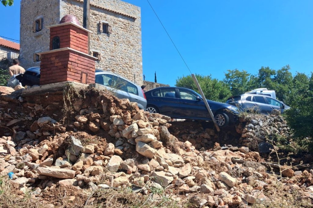 &Pi;&rho;&omega;&tau;&omicron;&phi;&alpha;&nu;έ&sigmaf; &pi;&lambda;ή&gamma;&mu;&alpha; &alpha;&pi;ό &tau;&omicron; &sigma;&phi;&omicron;&delta;&rho;ό &mu;&pi;&omicron;&upsilon;&rho;ί&nu;&iota; &sigma;&tau;&eta; &Mu;ά&nu;&eta;