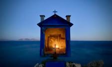 &laquo;&Tau;&omicron; &gamma;&epsilon;&lambda;&alpha;&sigma;&tau;ό &pi;&alpha;&iota;&delta;ί&raquo;: Έ&nu;&alpha; &tau;&rho;&alpha;&gamma;&omicron;ύ&delta;&iota; &pi;&omicron;&upsilon; έ&gamma;&iota;&nu;&epsilon; &iota;&sigma;&tau;&omicron;&rho;ί&alpha; &sigma;&tau;&eta;&nu; &omicron;&theta;ό&nu;&eta; &tau;&eta;&sigmaf; &Kappa;&iota;&nu;&eta;&mu;&alpha;&tau;&omicron;&gamma;&rho;&alpha;&phi;&iota;&kappa;ή&sigmaf; &Lambda;έ&sigma;&chi;&eta;&sigmaf; &laquo;&Rho;ό&delta;&omicron;&nu;&raquo;