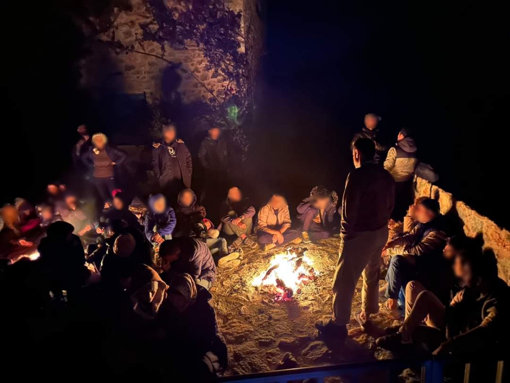 &Beta;&rho;έ&theta;&eta;&kappa;&alpha;&nu; 33 &alpha;&kappa;ό&mu;&alpha; &mu;&epsilon;&tau;&alpha;&nu;ά&sigma;&tau;&epsilon;&sigmaf; &mu;&epsilon;&tau;ά &tau;&omicron; &nu;&alpha;&upsilon;ά&gamma;&iota;&omicron; &sigma;&tau;&eta; &Mu;ά&nu;&eta;