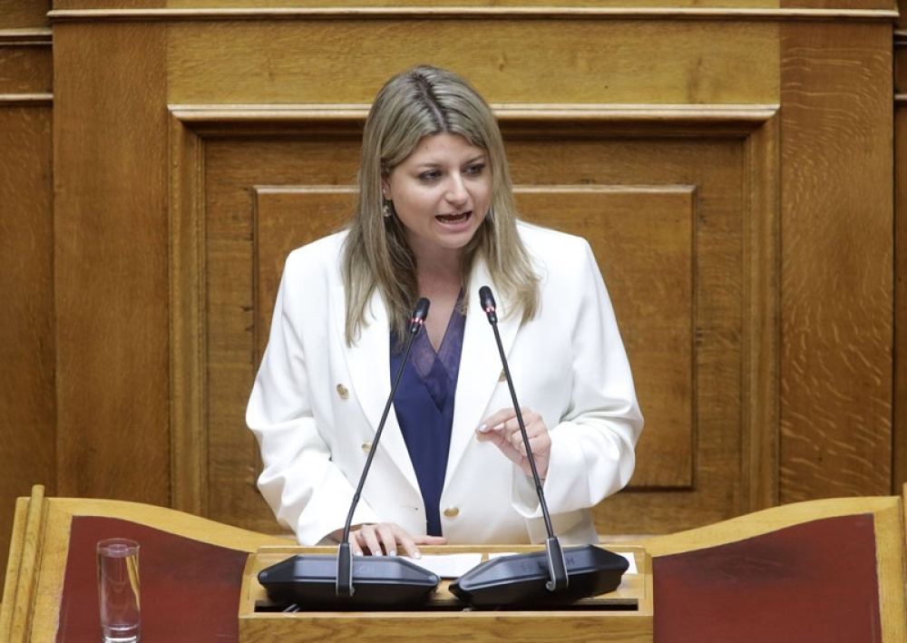 Ν. Γρηγοράκου: «Απαράδεκτη ταλαιπωρία των εκπαιδευτικών για τη μεταφορά σχολικών βιβλίων»