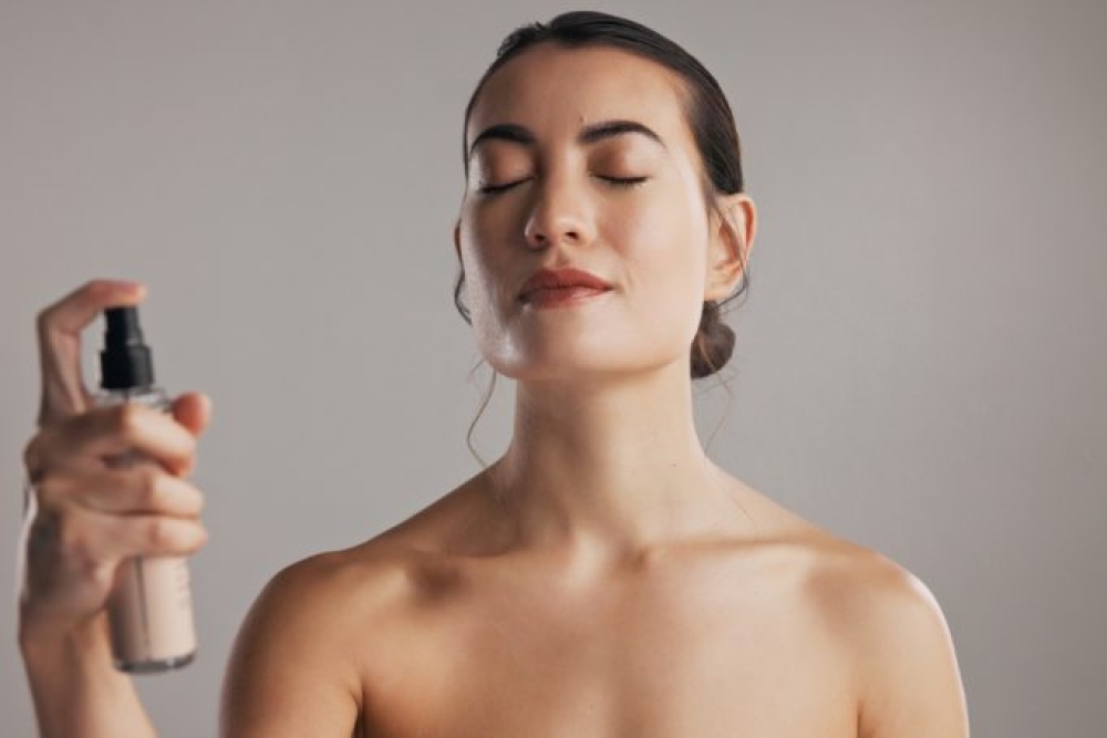 &Alpha;&nu;&tau;ί&delta;&omicron;&tau;&omicron; &sigma;&tau;&eta; &zeta;έ&sigma;&tau;&eta;: &Phi;&tau;&iota;ά&xi;&epsilon; &mu;ό&nu;&eta; &sigma;&omicron;&upsilon; έ&nu;&alpha; &pi;&alpha;&nu;&epsilon;ύ&kappa;&omicron;&lambda;&omicron; spray &gamma;&iota;&alpha; &tau;&omicron; &pi;&rho;ό&sigma;&omega;&pi;&omicron; &mu;&epsilon; &alpha;&gamma;&gamma;&omicron;ύ&rho;&iota;