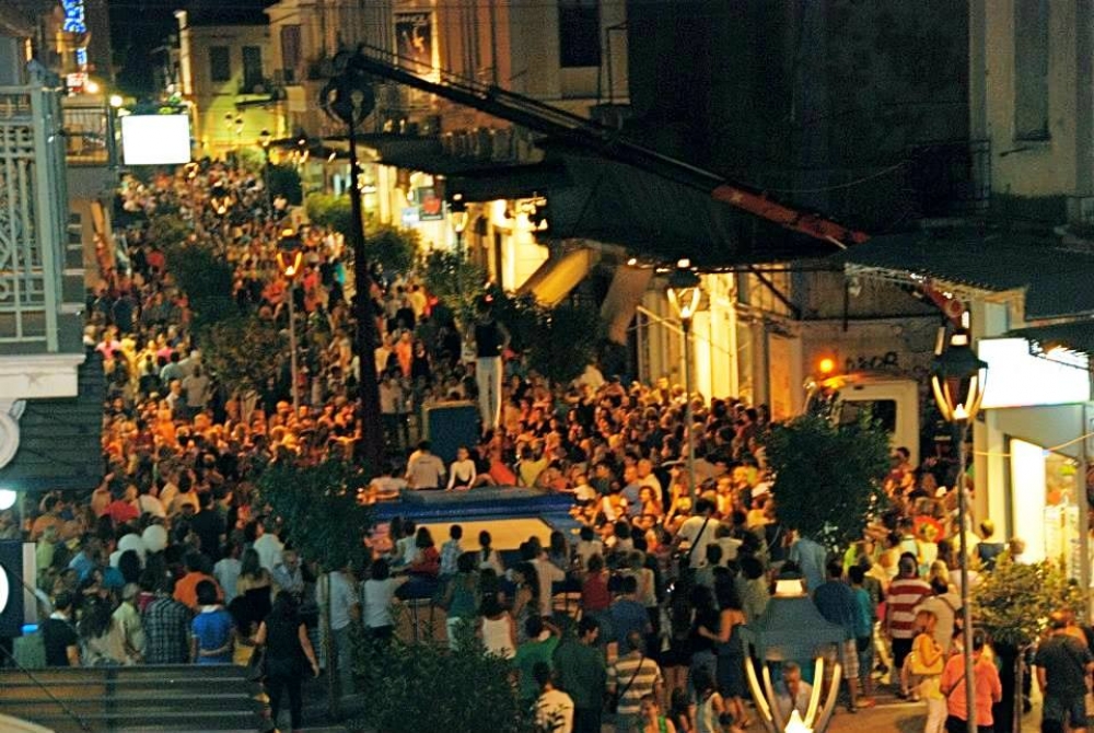 &laquo;3&eta; &Lambda;&epsilon;&upsilon;&kappa;ή &Nu;ύ&chi;&tau;&alpha;&raquo; &tau;&omicron;&nu; &Alpha;ύ&gamma;&omicron;&upsilon;&sigma;&tau;&omicron; &sigma;&tau;&eta;&nu; &Kappa;&alpha;&lambda;&alpha;&mu;ά&tau;&alpha;