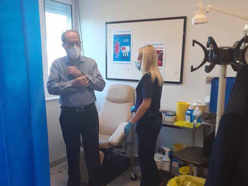 Εμβολιάστηκε έναντι του κορωνοϊού ο περιφερειάρχης Πελοποννήσου