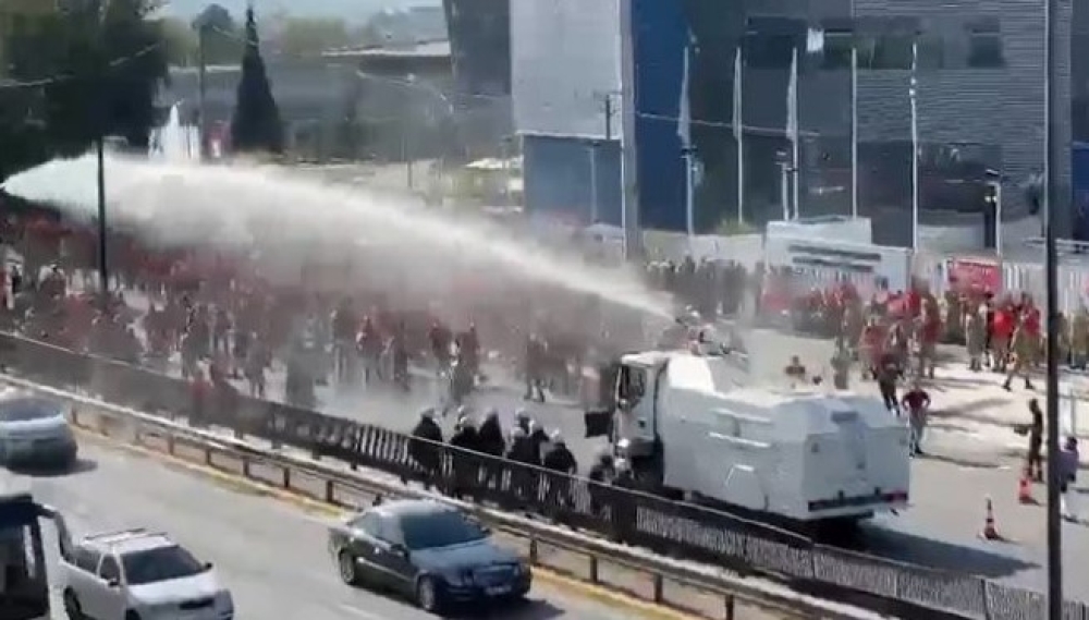 &Eta; &Epsilon;&lambda;&lambda;ά&sigmaf; &epsilon;ί&nu;&alpha;&iota; έ&nu;&alpha; &alpha;&pi;έ&rho;&alpha;&nu;&tau;&omicron; &epsilon;&upsilon;&chi;&omicron;&lambda;ό&gamma;&iota;&omicron;