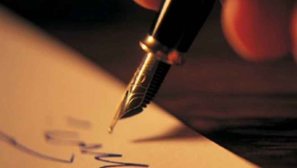 &Delta;&iota;&rsquo; &omicron;&lambda;ί&gamma;&omega;&nu;&hellip;