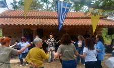 &Eta; &gamma;&iota;&omicron;&rho;&tau;ή &tau;&omicron;&upsilon; &Mu;ά&eta;-&Nu;&iota;&kappa;ό&lambda;&alpha; &sigma;&epsilon; &Kappa;&alpha;&rho;&alpha;&beta;ά &kappa;&alpha;&iota; &Lambda;&omicron;&gamma;&gamma;ά&sigma;&tau;&rho;&alpha;
