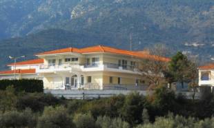 Ά&nu;&omicron;&iota;&xi;&epsilon; &pi;&alpha;&nu;&iota;ά &eta; &laquo;&kappa;&iota;&beta;&omega;&tau;ό&sigmaf;&raquo; &tau;&eta;&sigmaf; &alpha;&nu;&theta;&rho;&omega;&pi;&iota;ά&sigmaf; &kappa;&alpha;&iota; &alpha;&xi;&iota;&omicron;&pi;&rho;έ&pi;&epsilon;&iota;&alpha;&sigmaf; &sigma;&tau;&eta; &Mu;&alpha;&gamma;&omicron;ύ&lambda;&alpha;