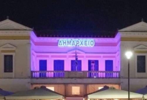 Ροζ φως για τη ζωή «έλουσε» τη Σπάρτη